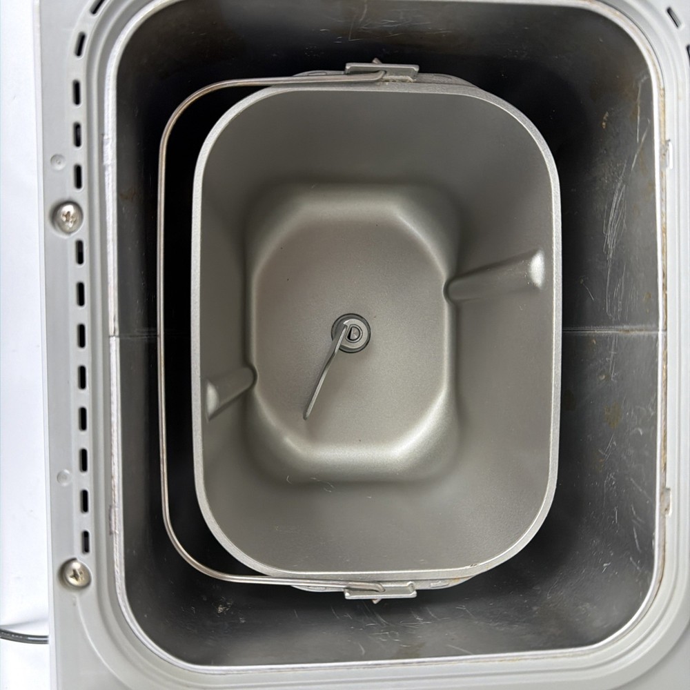Panasonic SD-YD250 Bread Maker – Bread Pan & Paddle – Powers On – AS IS