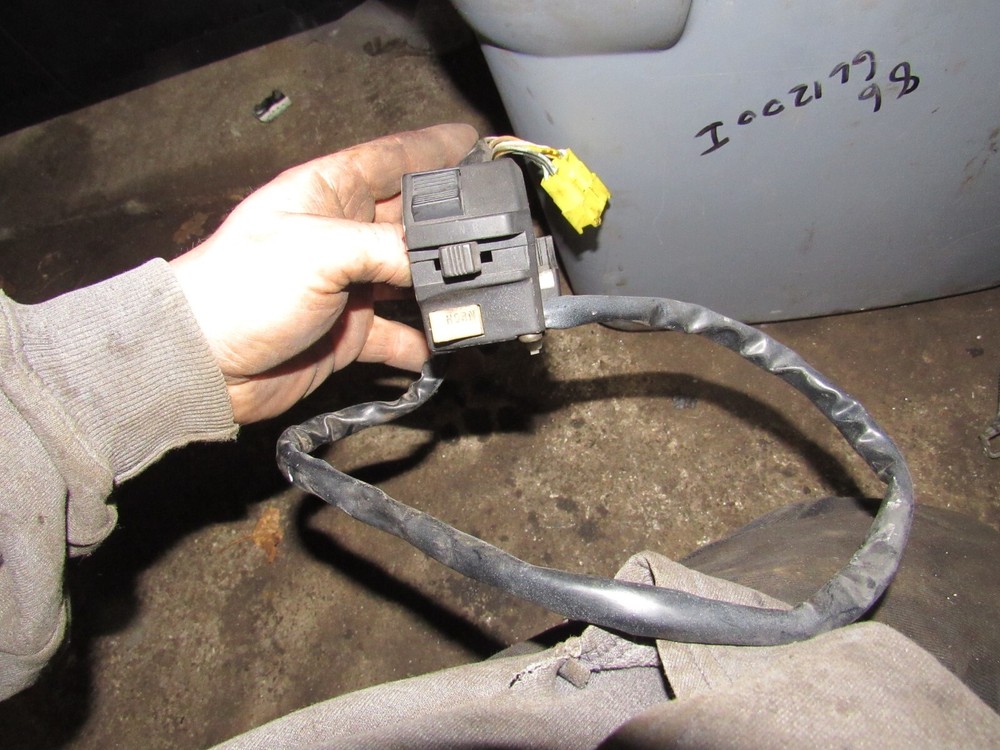 1995 suzuki rf900 left switch lights turn horn