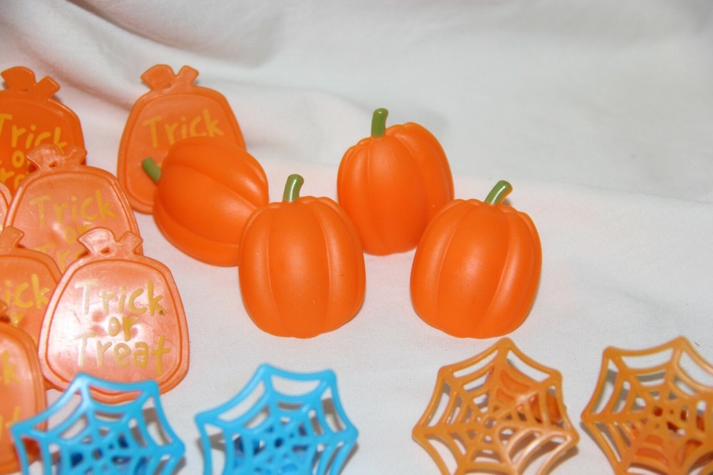 (36) Halloween Characters Cupcake Rings Ghost-Spiders~ Pumpkins ~ Spider web