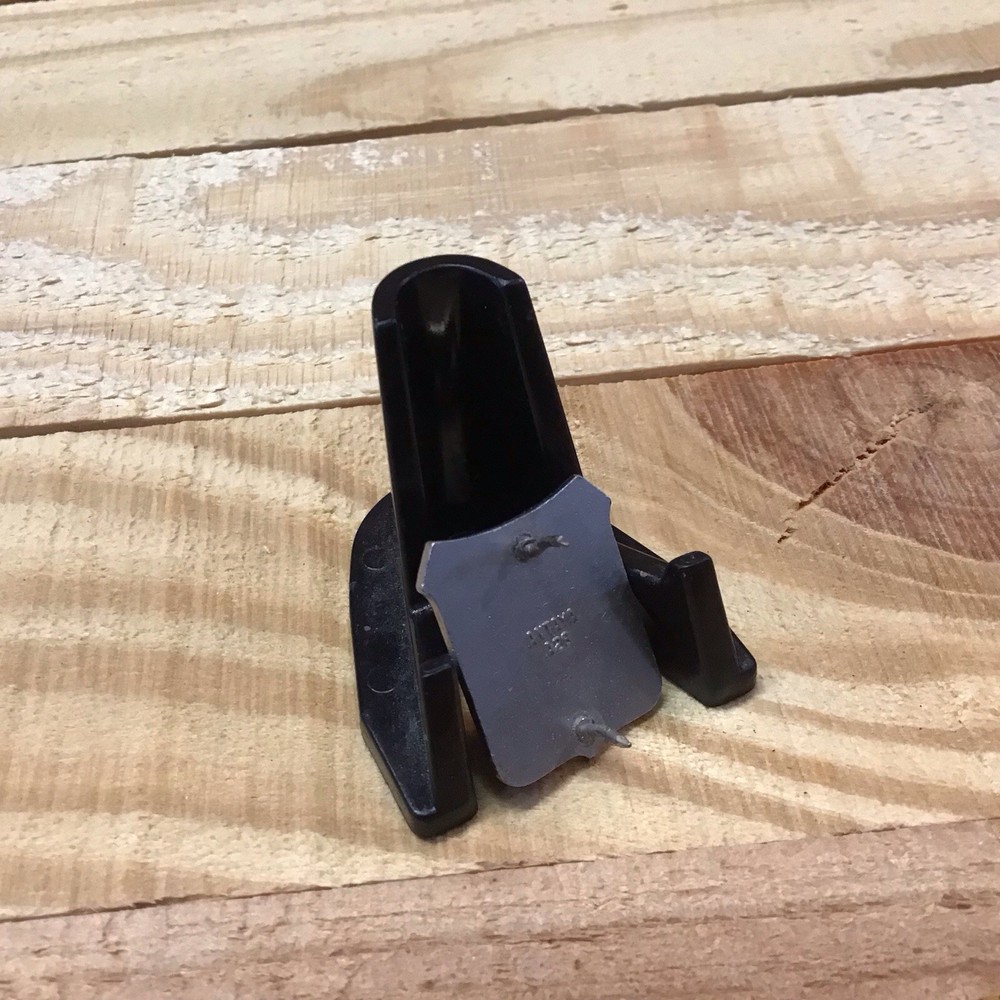 WW2 8th Engineer Pin Back DUI Crest