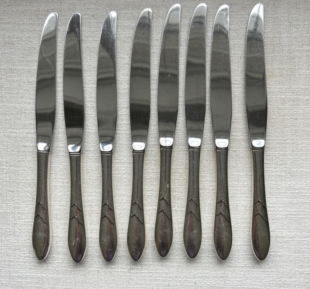 Oneida Community Lady Hamilton 8 Dinner Knives 9 3/8"