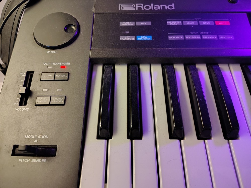 Roland Alpha Juno-2