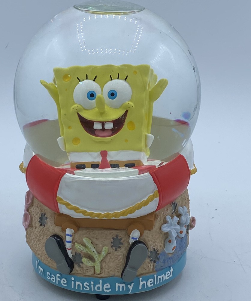 Nickelodeon SpongeBob SquarePants Musical Snow Globe Figurine