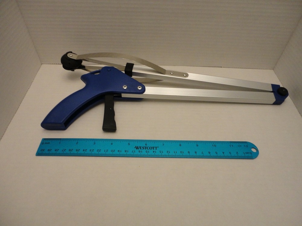 Pickup Reaching Tool Grip Lift 3 Feet Arm Hand Extender Extendable Foldable Grab