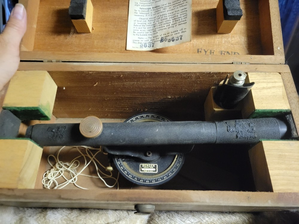 VINTAGE BERGER ENGINEERING INSTRUMENTS SURVEYING TRANSIT LEVEL & WOOD BOX CASE