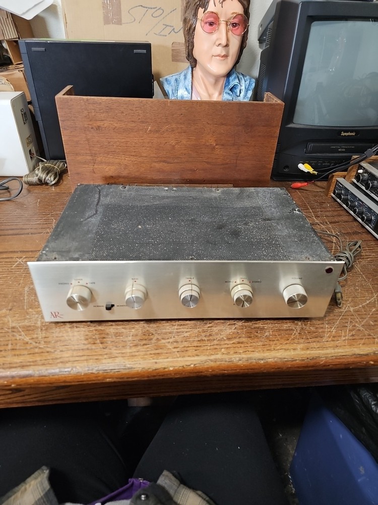 Acoustic Research AR Model AU Integrated Stereo Amplifier