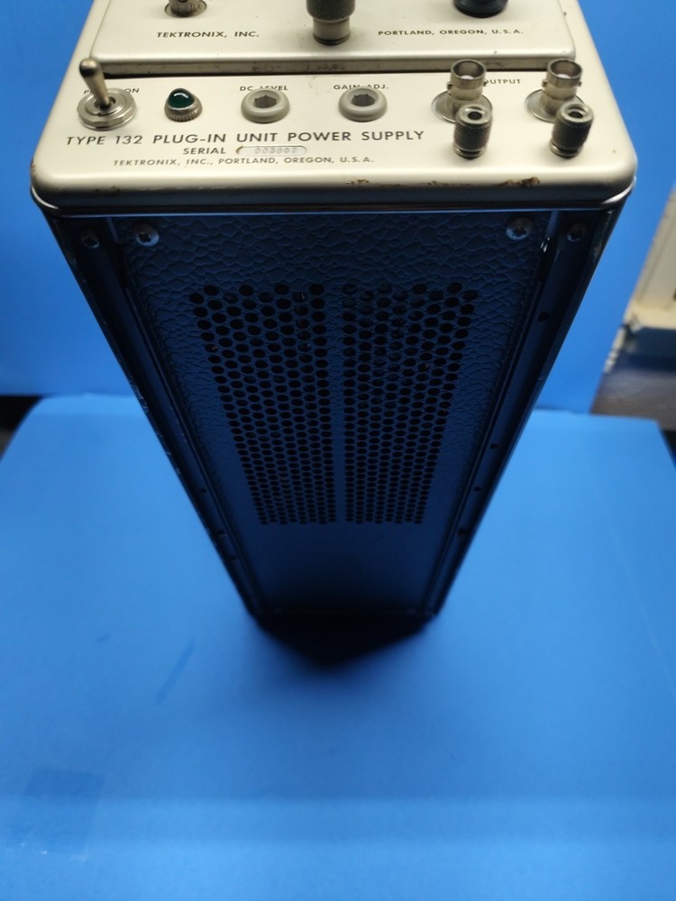 Tektronix E 132 Plug-In Unit Power Supply