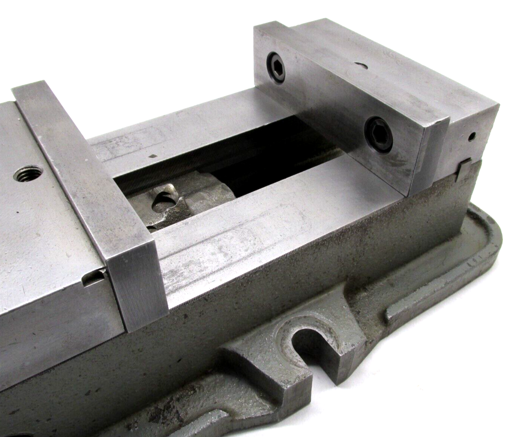KURT ANGLOCK 6" MILLING MACHINE VISE w/ JAWS & HANDLE - #D60