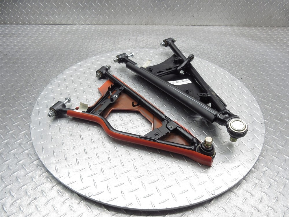 2014 12-16 Can-Am Spyder RS RSS Front Right Upper Lower Control A Arm Cover