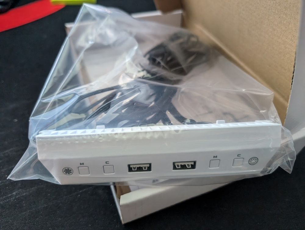 New Lian Li Lancool 216 Additional IO Kit - White - ARGB control / USB Module