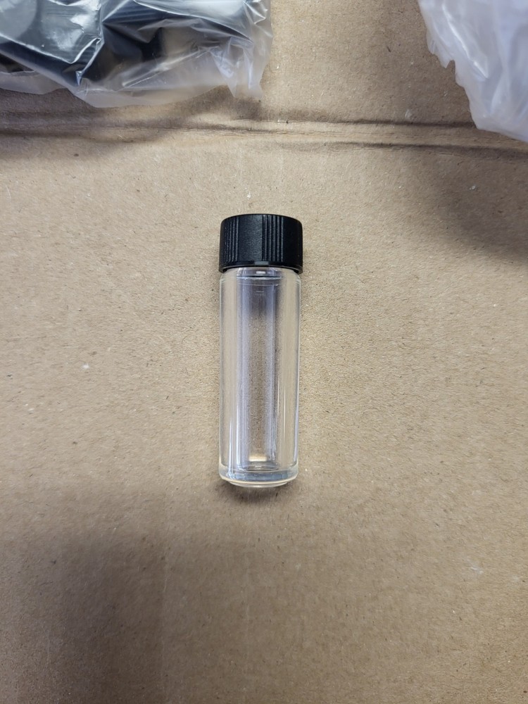 1 oz Clear Plastic Bottles w/Caps (144 count)