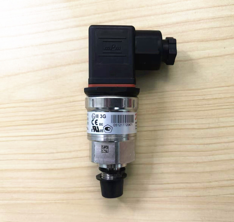 Danfoss MBS3050 060G3557 pressure sensor