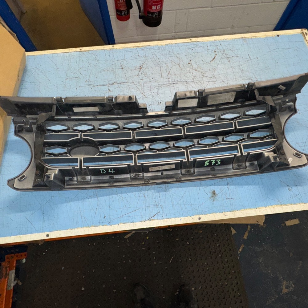 Land Rover Discovery 4 Front grill panel Corris grey paint code 873