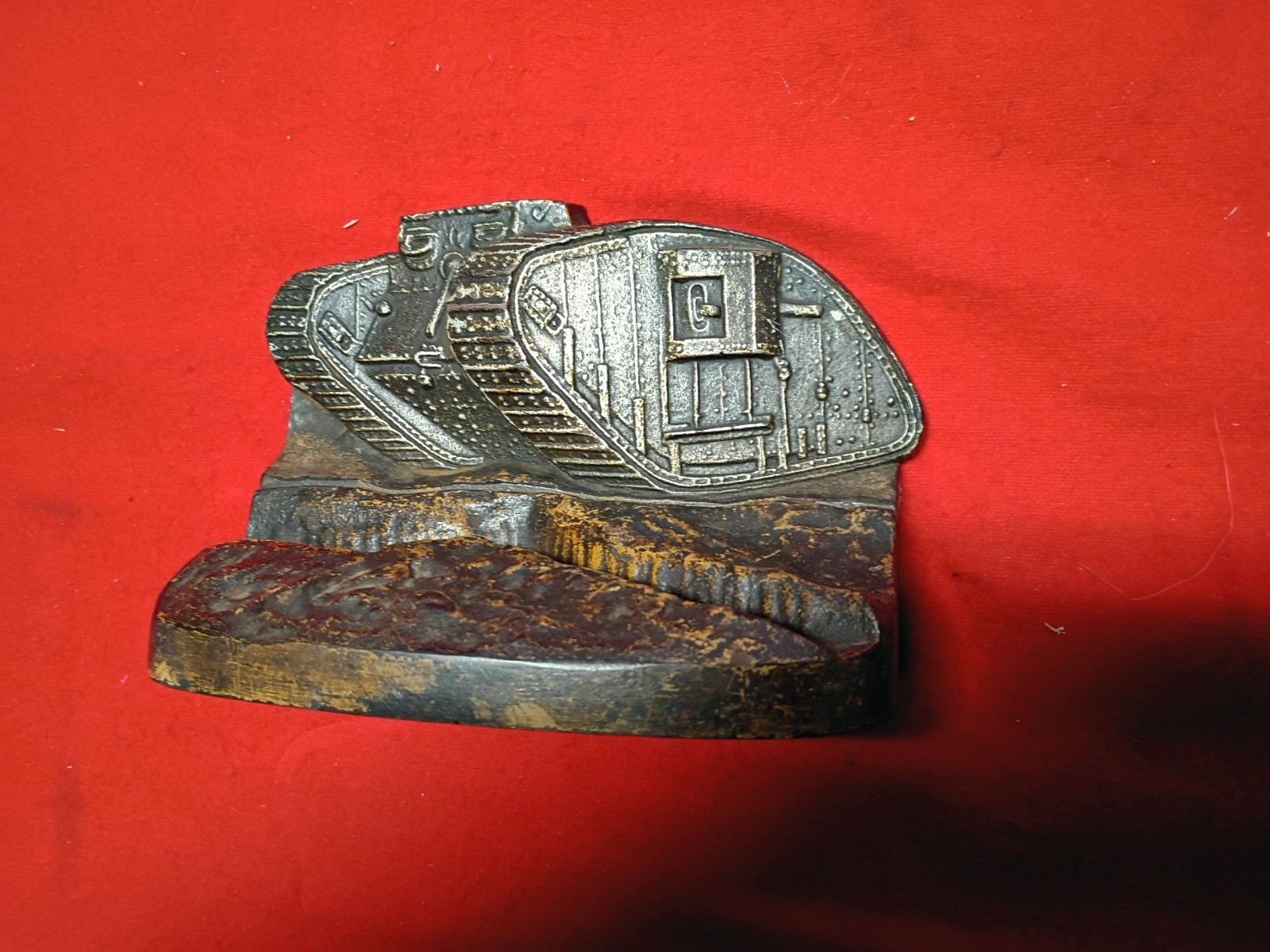WW1 U.S. TANKS CAST IRON (BOOK ENDS)