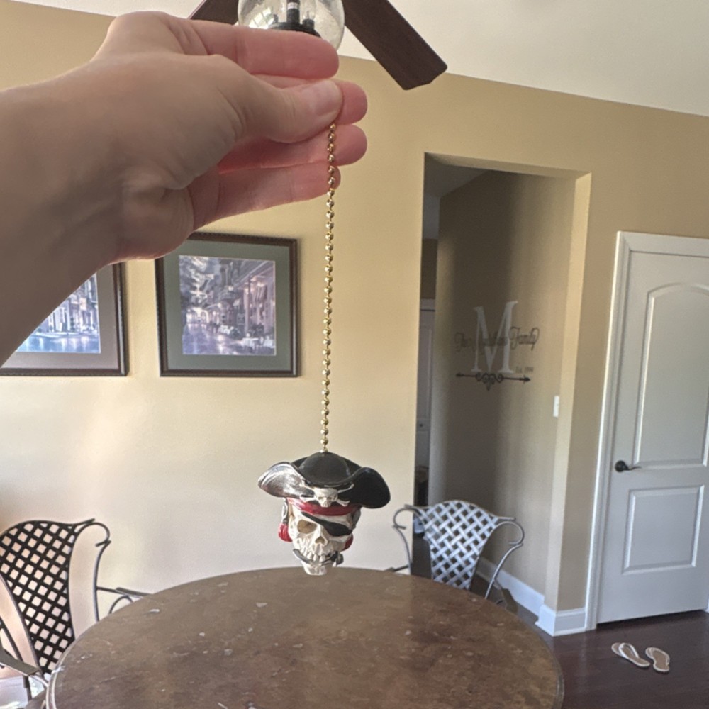 Pirate skull ceiling fan light pull