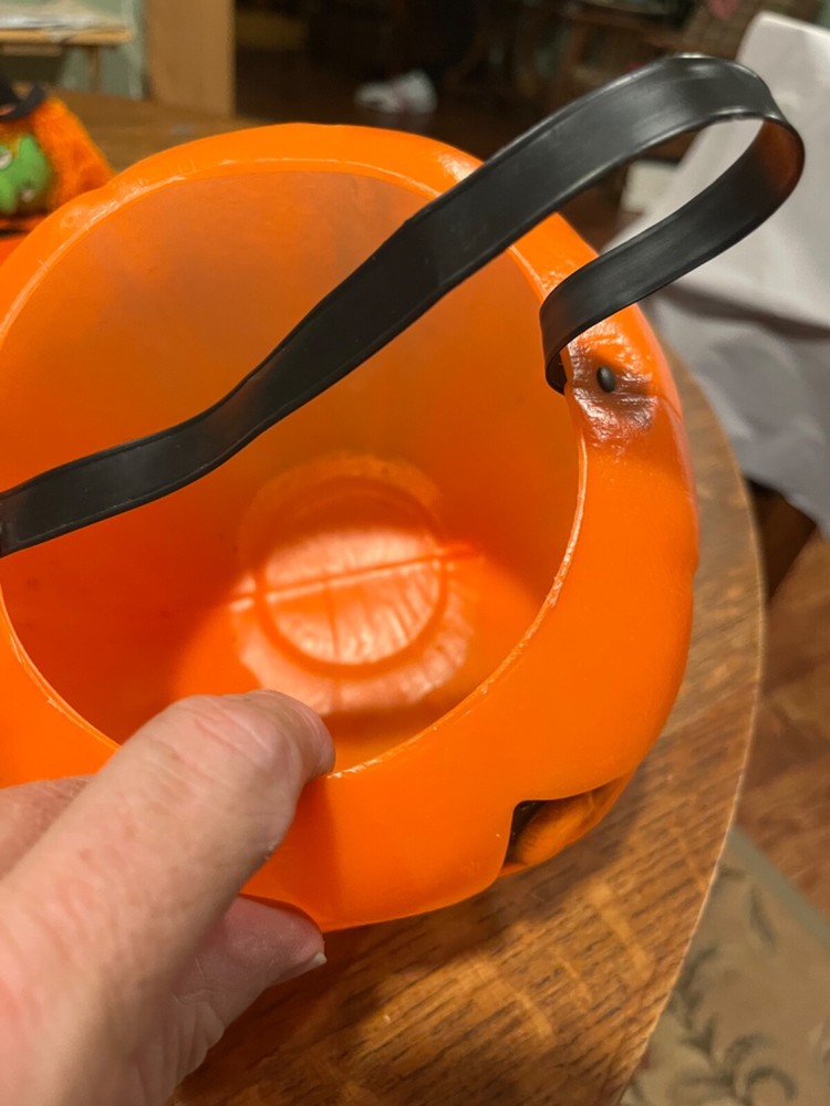 Two jack o lantern pumkins