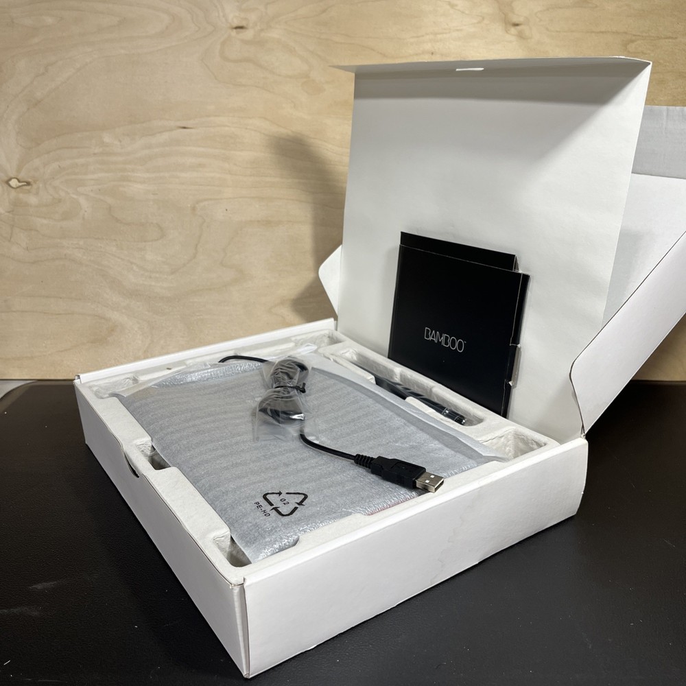 Wacom Bamboo Graphics Tablet With Pen (Model CTL-460) OPEN BOX NEW