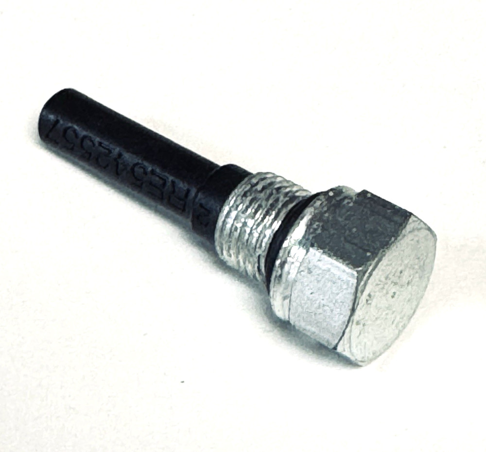 John Deere Fitting RE542557 w O-ring & Pin