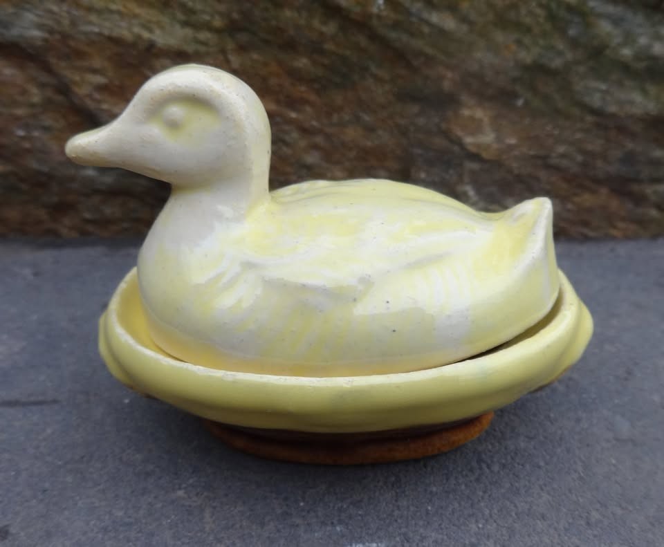 1920s Majolica Pottery Yellow Duck-on-Nest Open Salt Dip, Cellar, Dish!