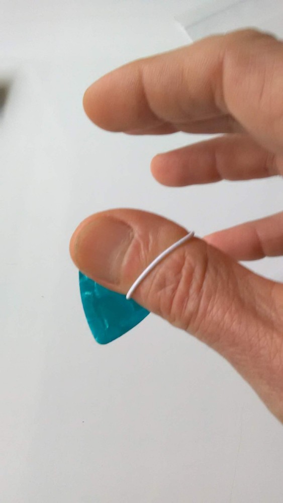 Strapick Guitar Picks That Hold On To Your Thumb
