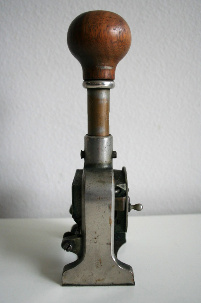 Antique Bates Automatic Numbering Machine 5 wheels Style E No. 107510