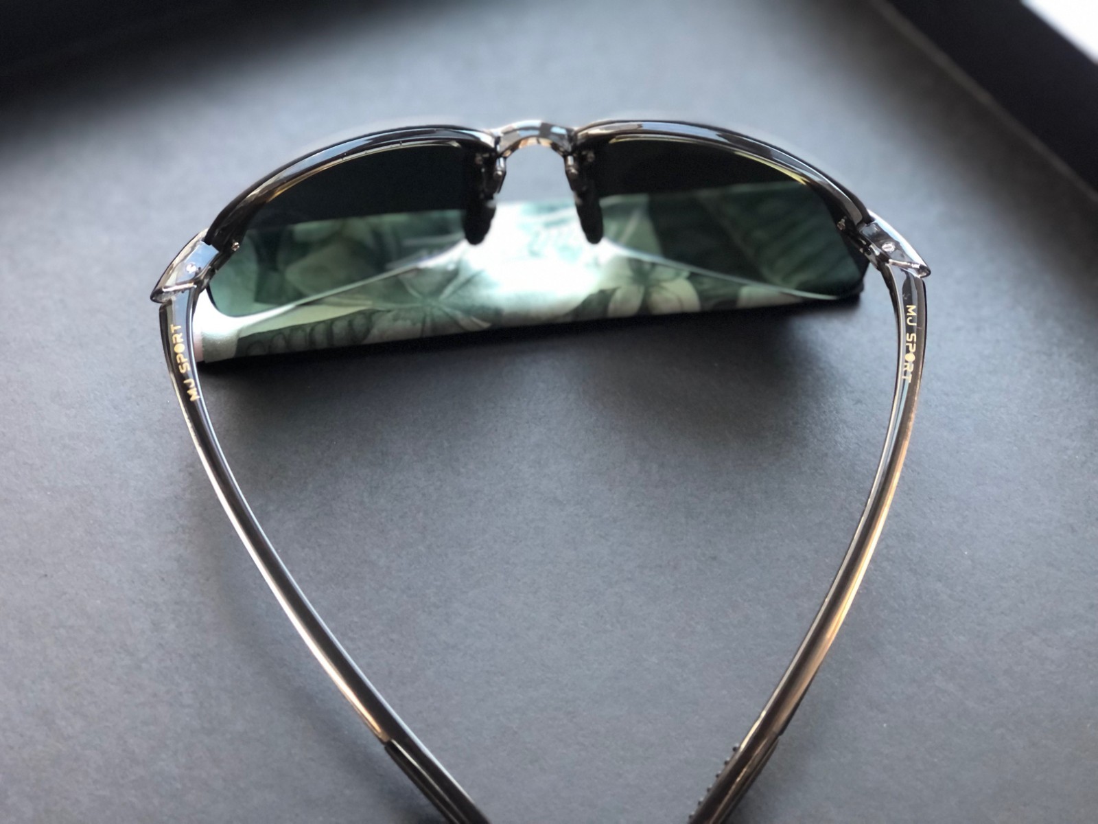 Maui Jim Sunglasses B407-11 Ho'okipa Grey Frame / Blue Hawaii Polarized Lenses