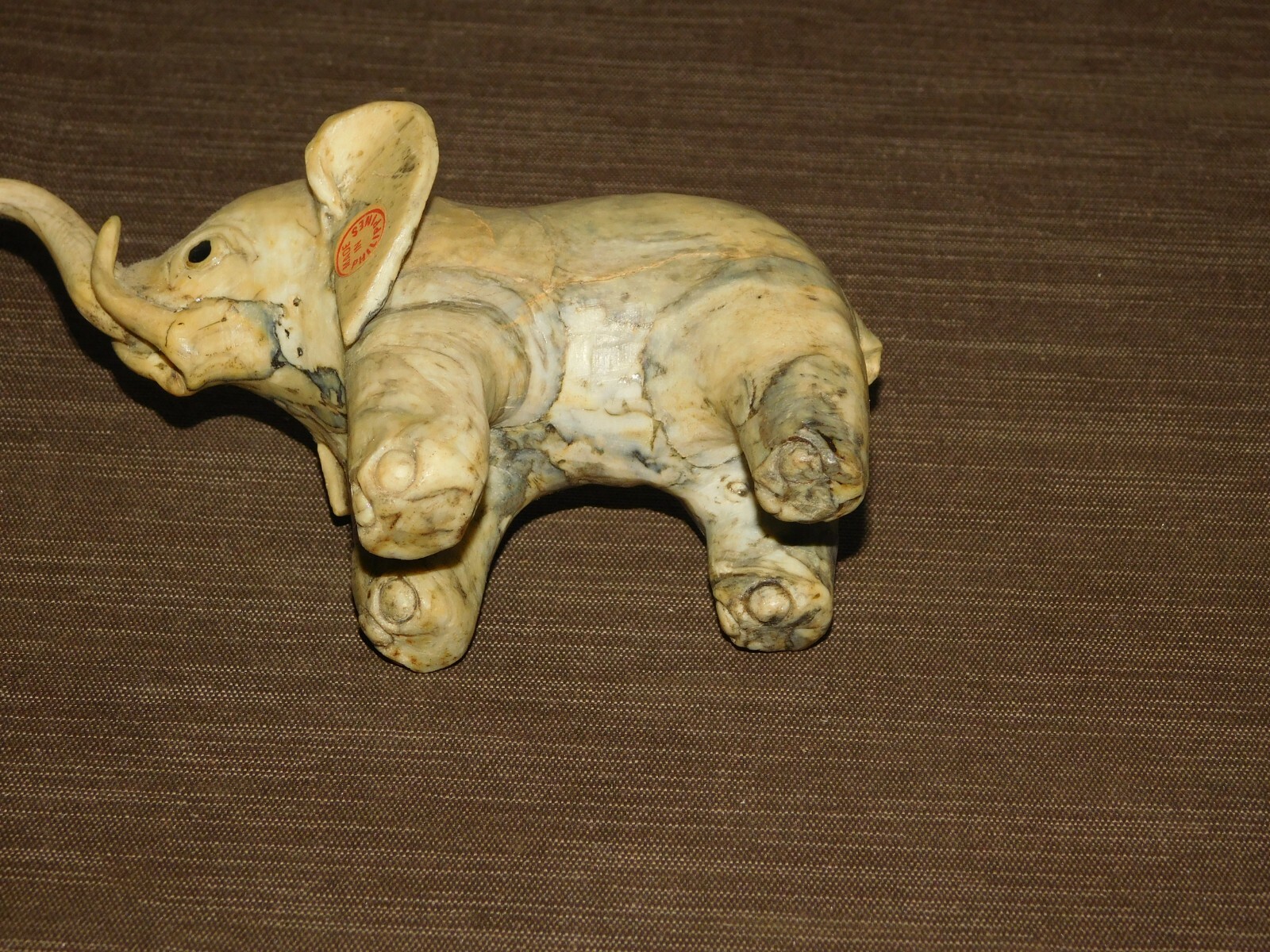 VINTAGE MADE IN PHILIPPINES CRUSHED OYSTER SHELL ELEPHANT *TAIL & TRUNK BROKEN*