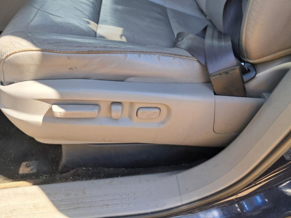 PILOT 2013 Glove Box 5022428