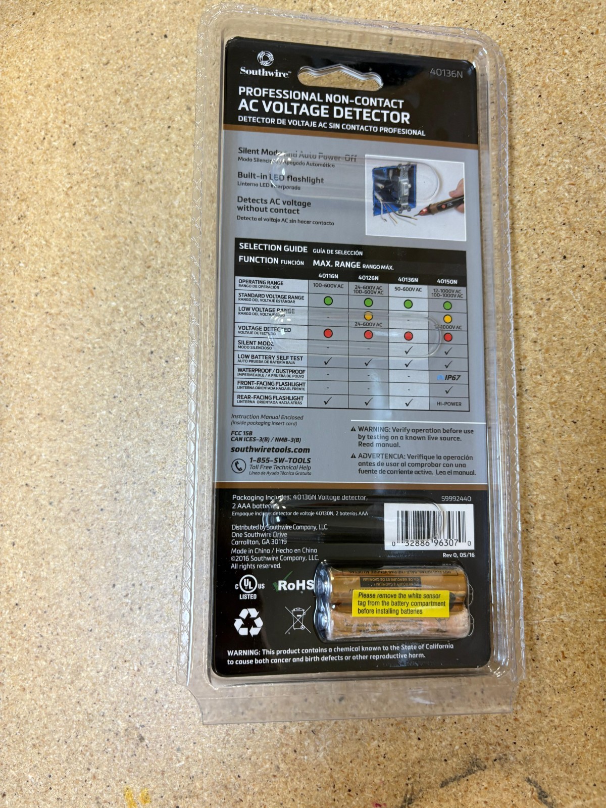 Southwire 40136N Advanced Non-Contact AC Voltage Detector 50-600v CAT IV 600V