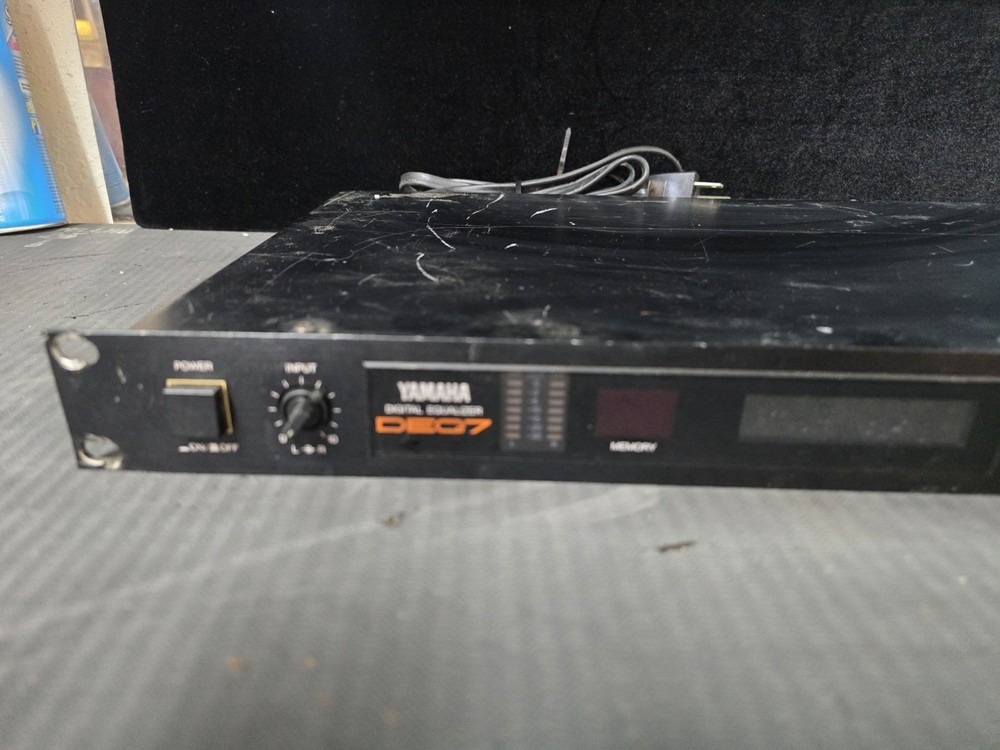 Yamaha DEQ7 Digital Equalizer