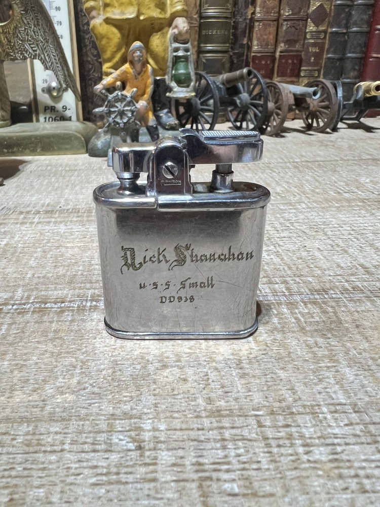 VINTAGE 1940s WWII RONSON STANDART US NAVY LIGHTER NAMED USS SMALL DD 838