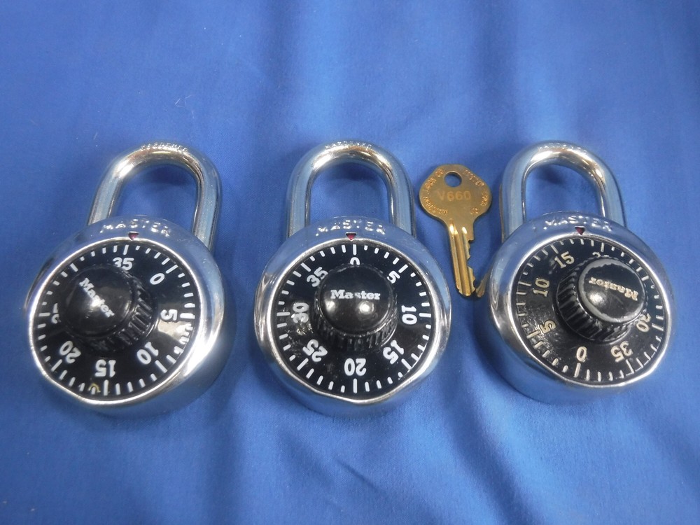 THREE Master Locks PRE-OWNED/USED Combination Black Padlocks 1525 Lock With Key!
