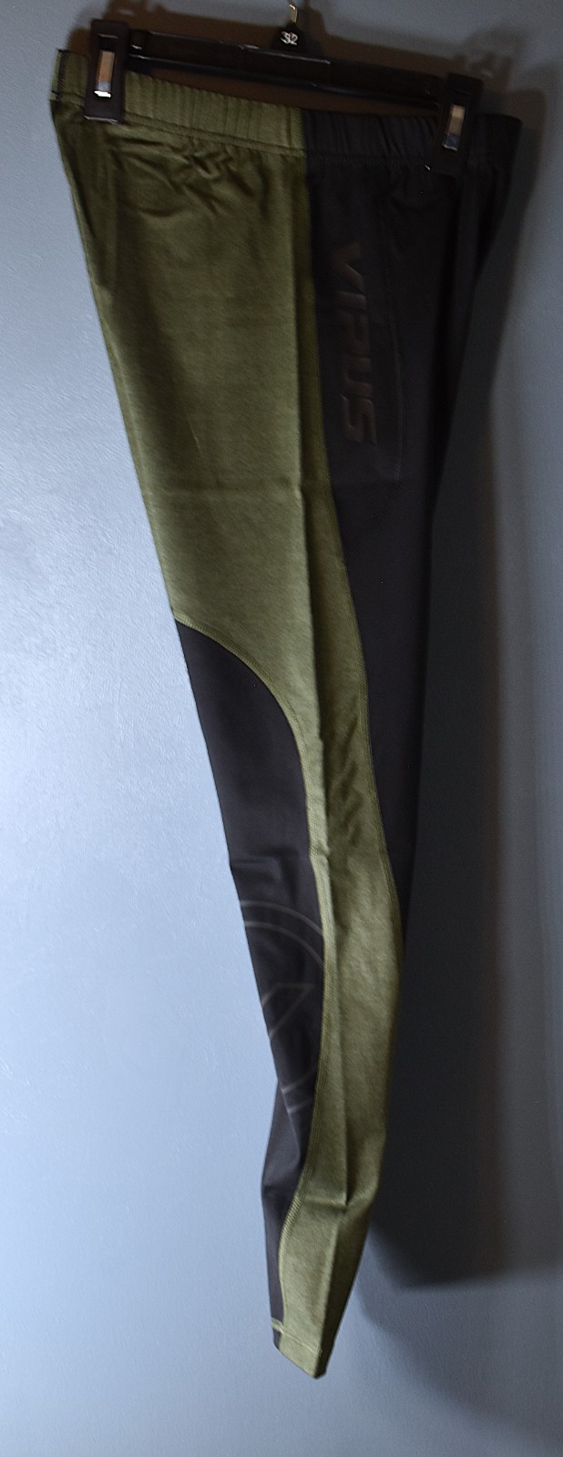 Virus Grappler V2 Splats compression tights size men's Medium, black & green