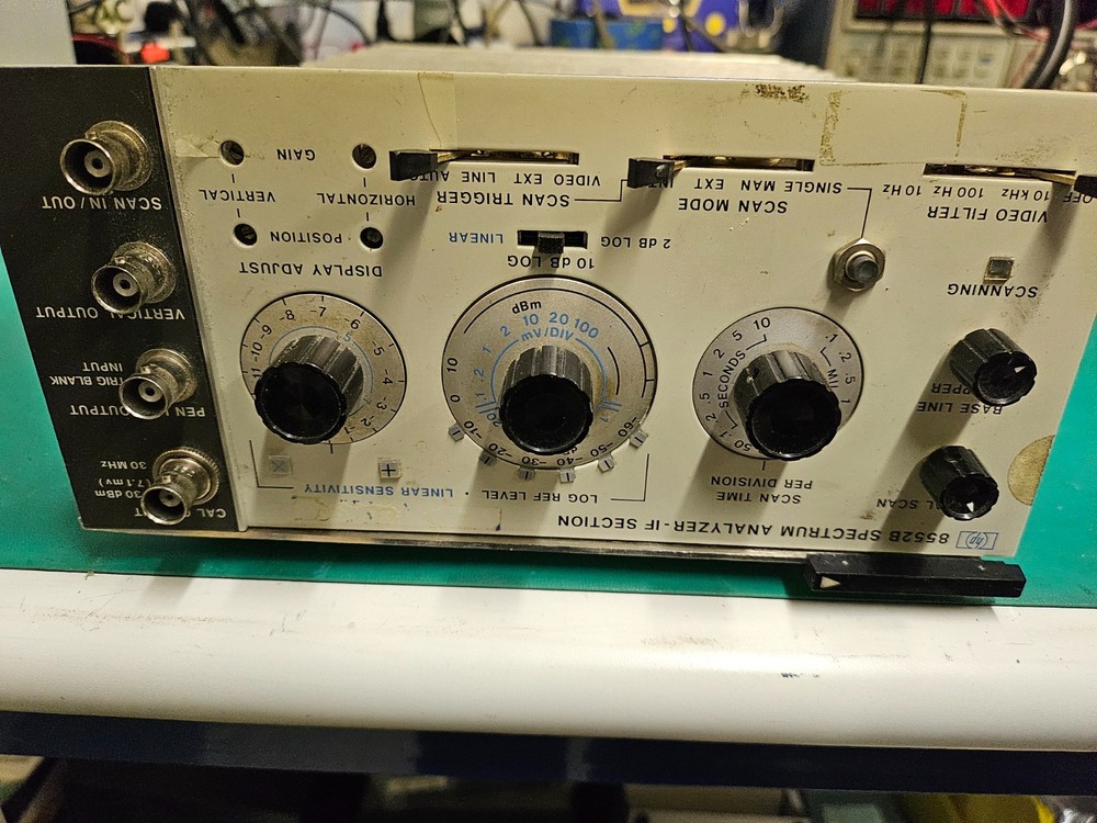 HP 8552B IF Section Spectrum Analyzer Front panel, chassis / parts**UNTESTED**