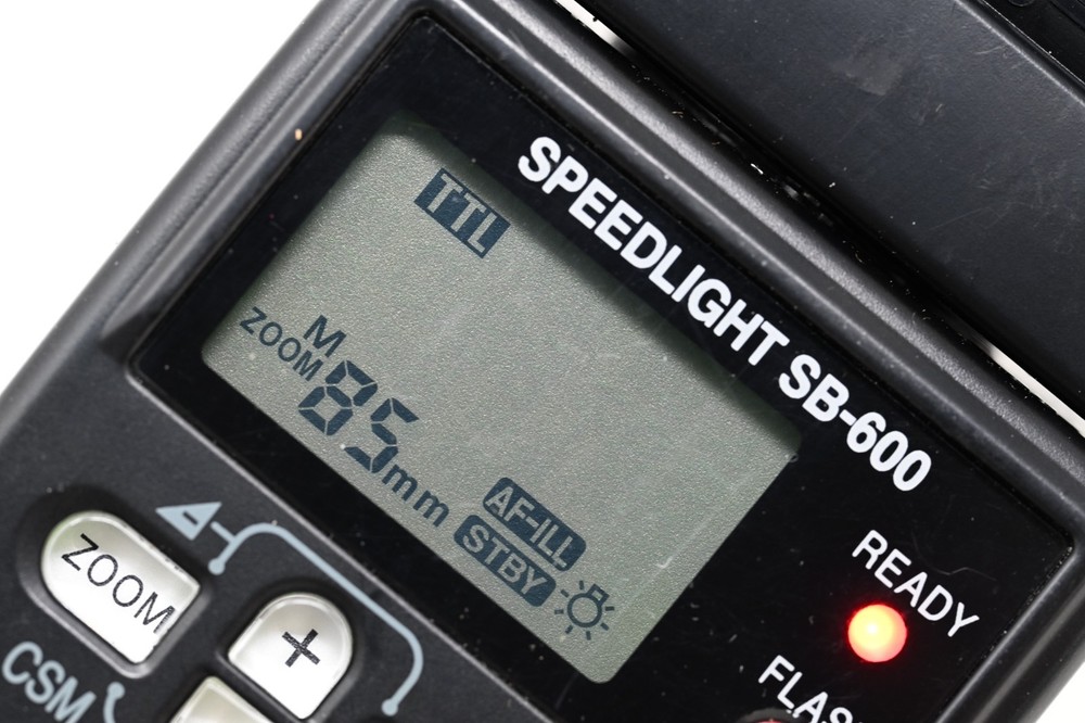 Nikon Speedlight SB-600 Shoe Mount Flash #B15