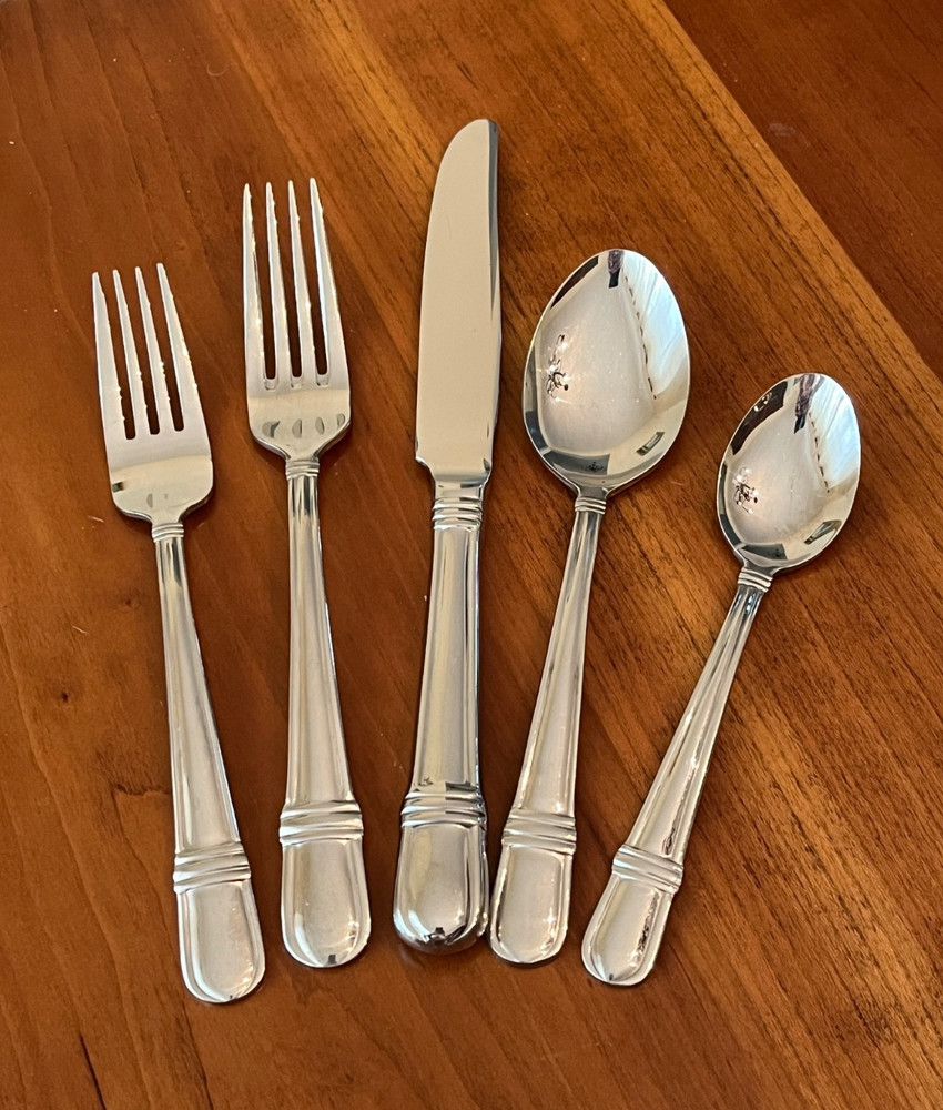 Towle ARIEL  18/10  GLOSSY Stainless Flatware Vertical Lines - Choice