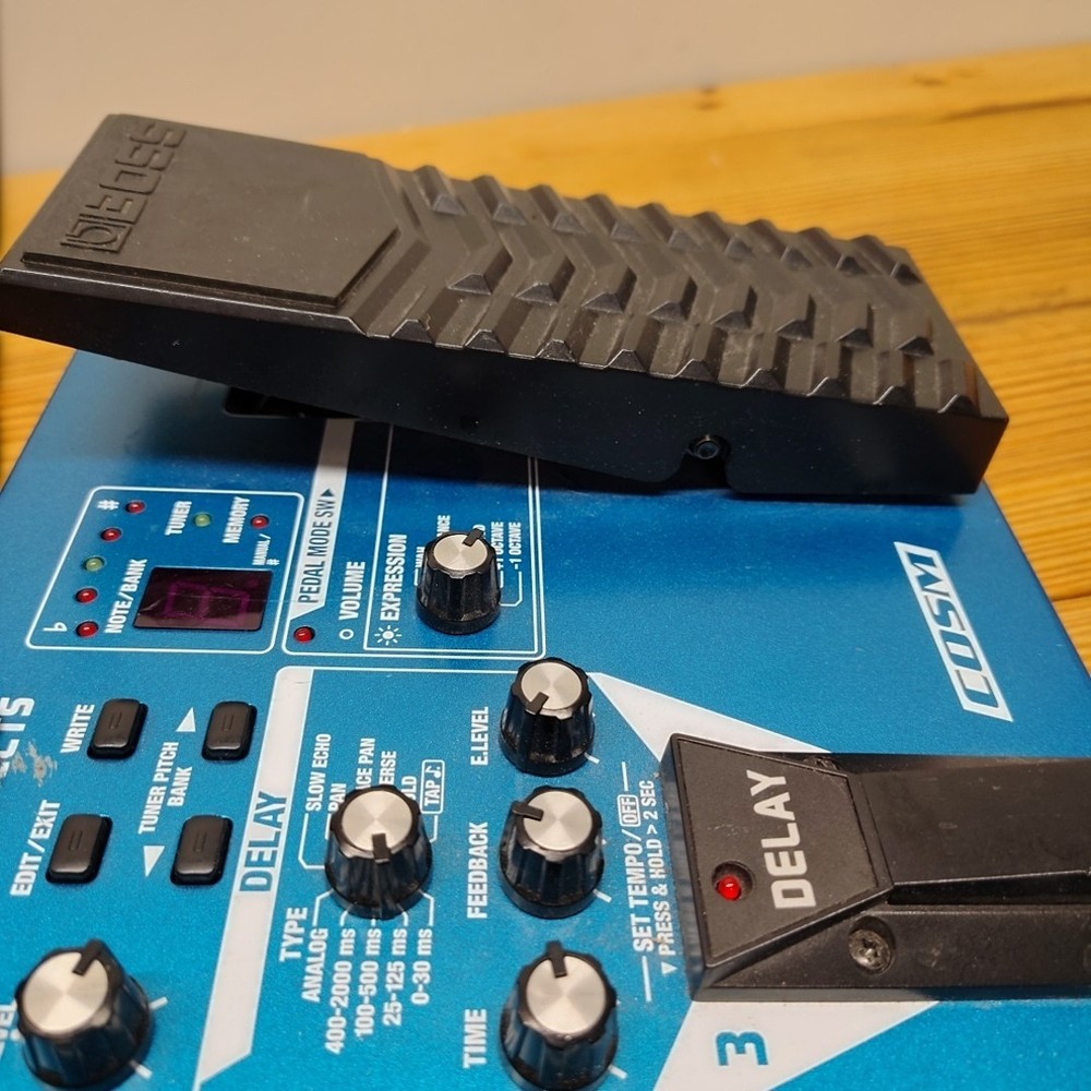 Boss ME-50 Guitar Multiple Effects Multi Effects NO POWER CORD