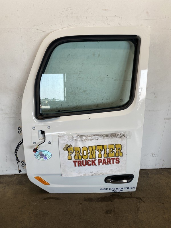 2018 Peterbilt 579 Door (606-14018)