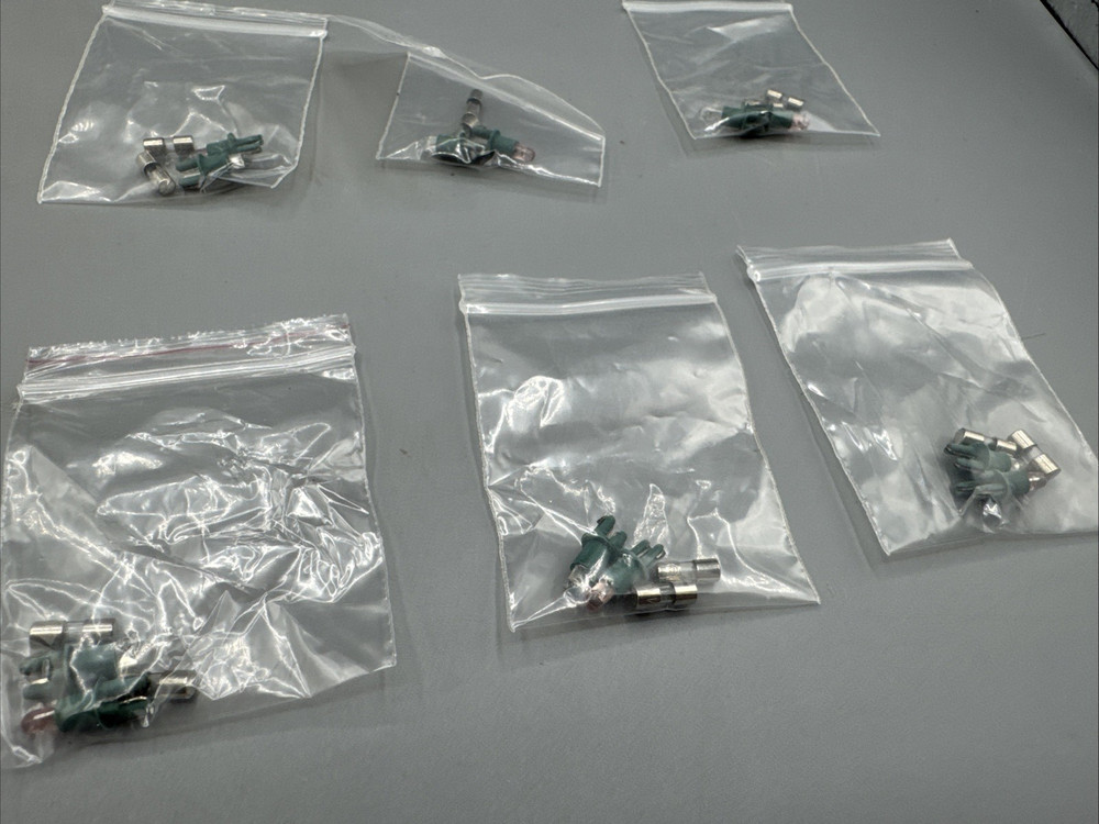 32 Mini Christmas Light Fuses & 32 Light Replacement Fuses String Lights, 3 AMP