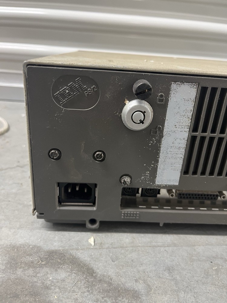 IBM Personal System/2 Model 70 386 Desktop Computer - UNTESTED / FOR PARTS *READ