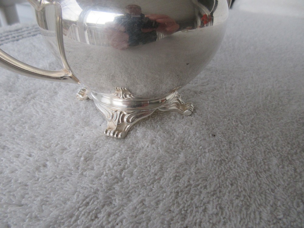 QUALITY~~ ~[ ONEIDA LTD ] SILVERPLATED LIDDED SUGAR BOWL ~CLEAN!!!!