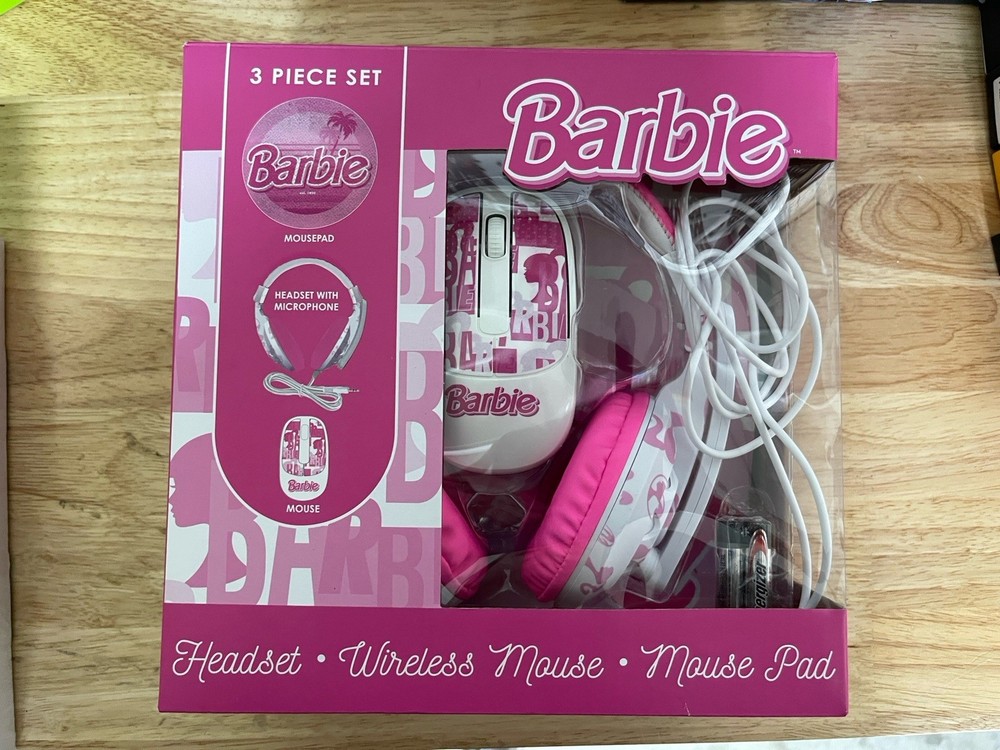 Barbie Computer Accessory Set-keyboard, Mouse And Mouse Pad. New In Box