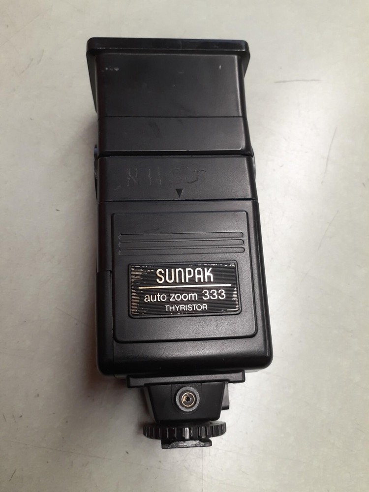 SunPak 333 Thyristor Auto Zoom Flash - Black