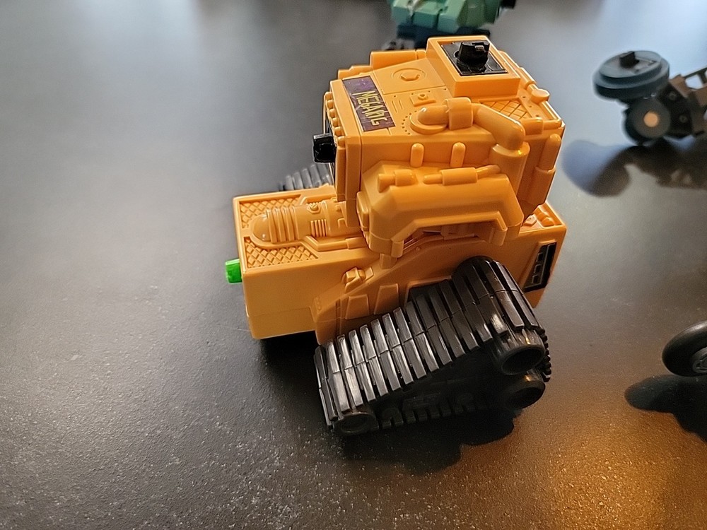 BATTLE BUILDERS TOY LOT