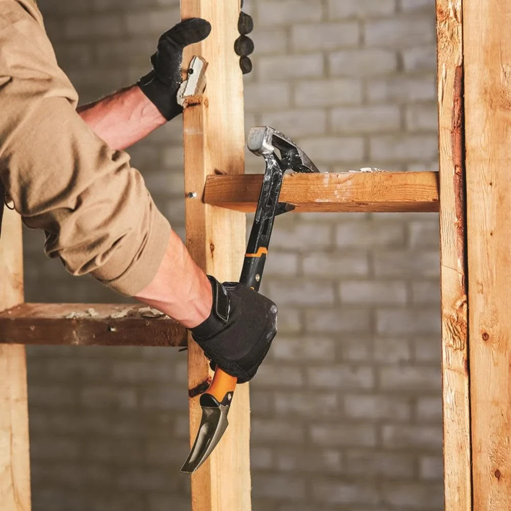 Fiskars Pro IsoCore Wrecking Bar 18 Inch