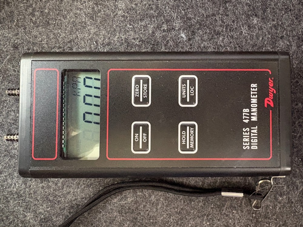 Dwyer Deries 477B Digital Manometer Model 4778-3