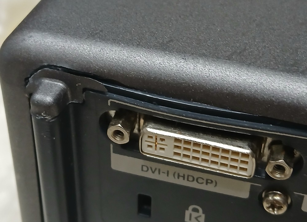 EIKI EIP-2600 DLP Projector