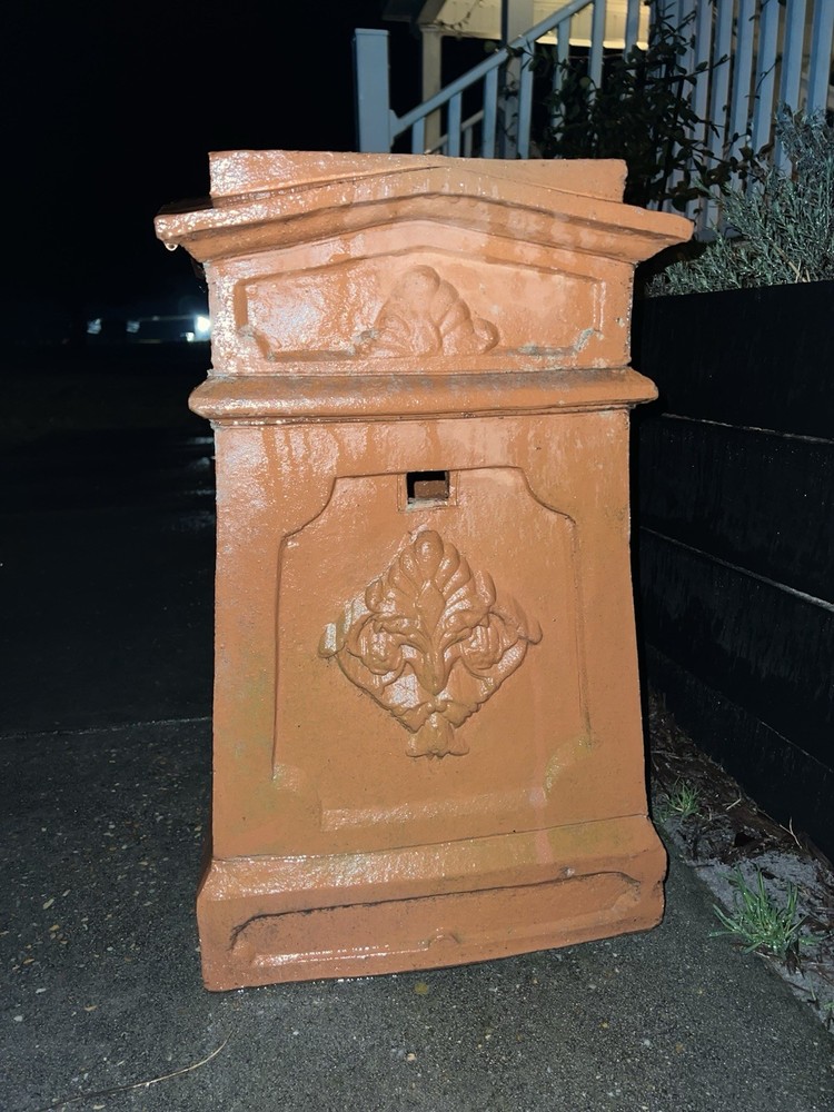 ANTIQUE 19th CENTURY TERRA COTTA CHIMNEY