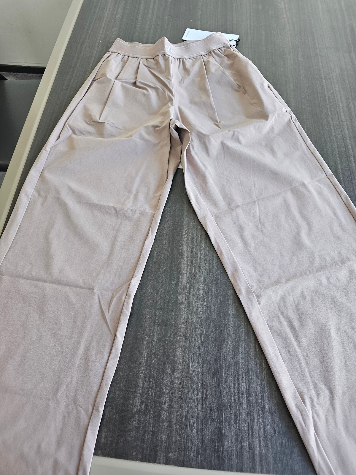 NWT Alo yoga Suit Up Trouser (Regular) Taupe S