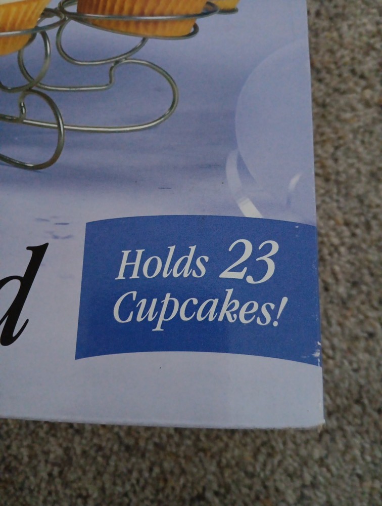 WILTON CUP CAKES & MORE STAND NEW